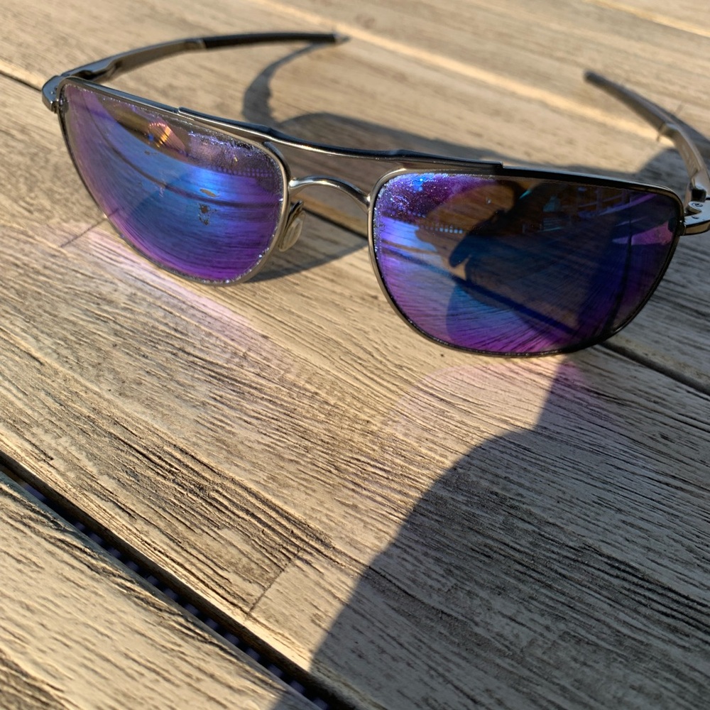 Oakley metallic Sunglasses